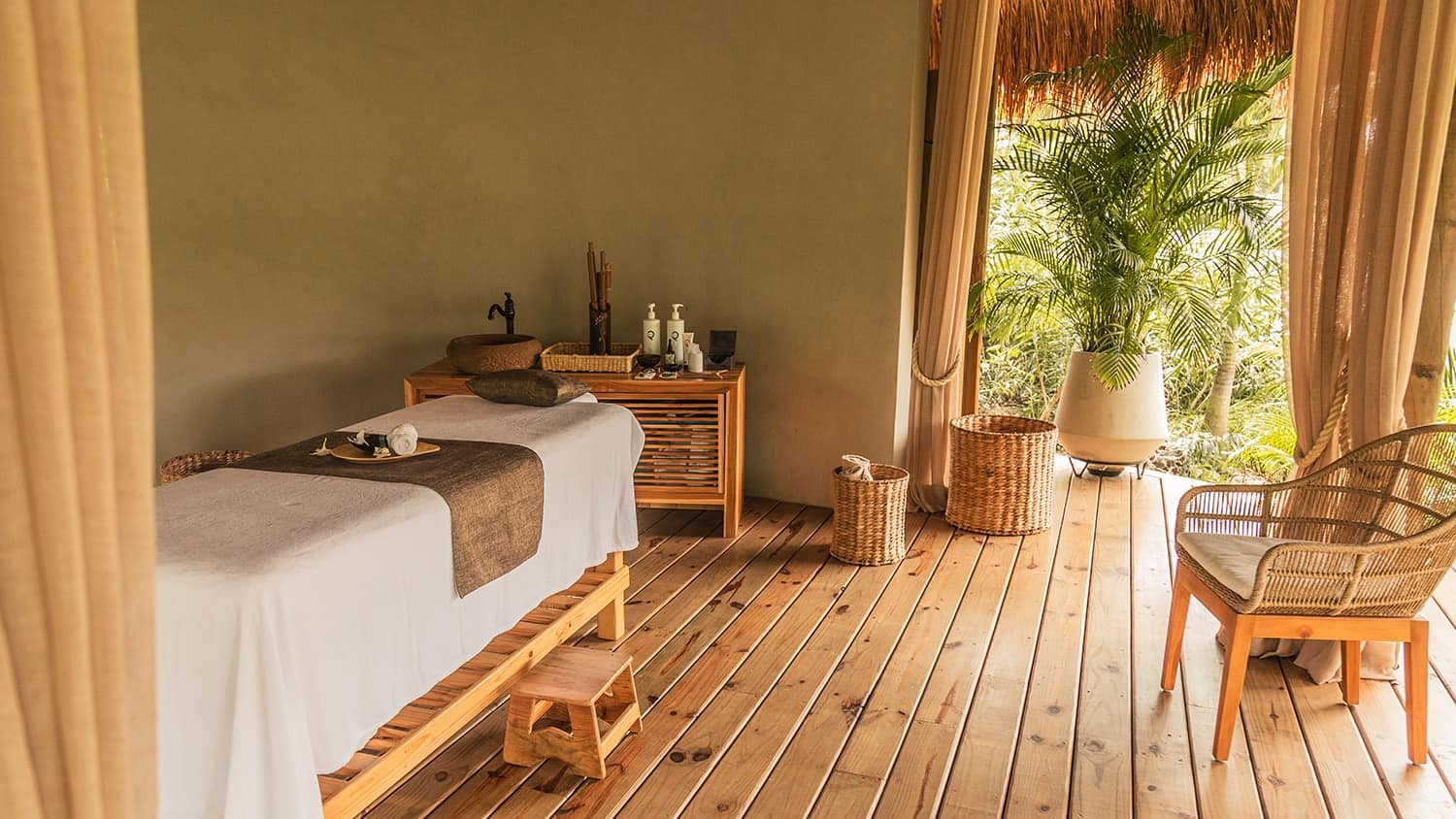 Makani Luxury Wanderlust, Tierra Bomba, Cartagena, Colombia