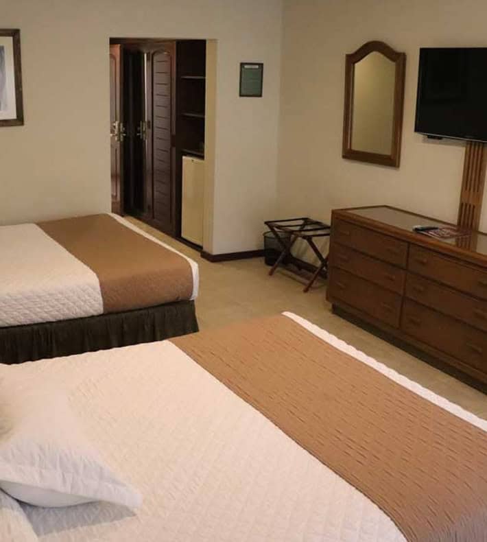 Standard Double Room, Hotel Los Parrales, Tarija, Bolivia