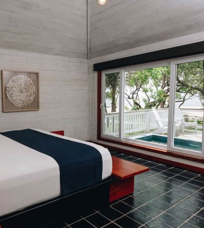 Deluxe Villa Beach View, Barefoot Cay Resort, Brick Bay (Roatan), Honduras