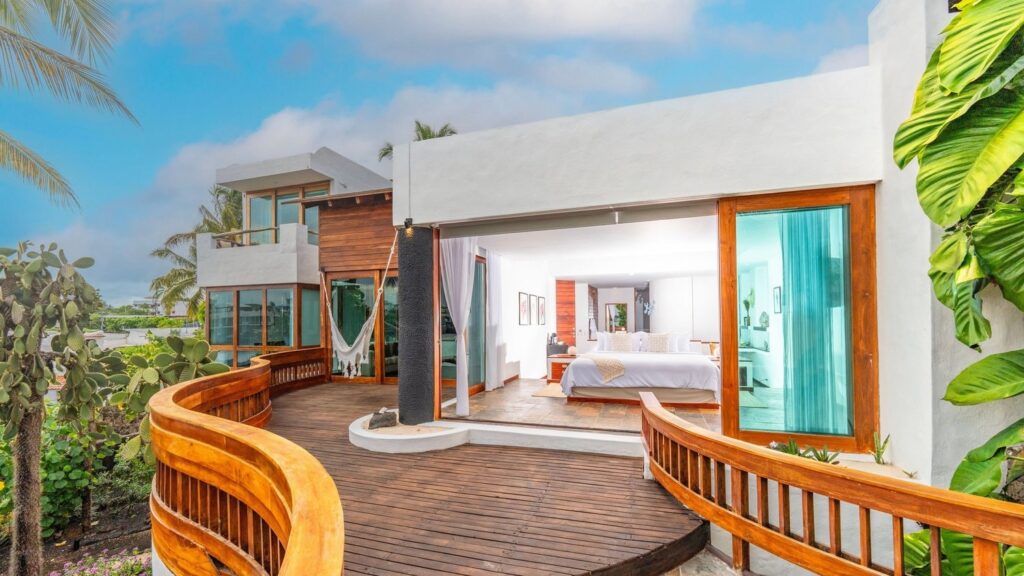 Villa Escalesia, Puerto Ayora, Isla Santa Cruz, Galapagos, Ecuador