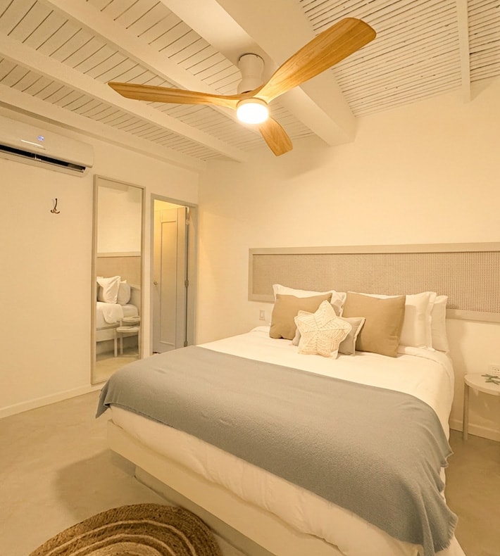 Superior King Room, Laguna By LD, Los Roques, Venezuela