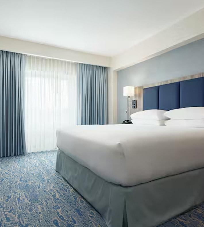 Standard Room - King Pool View, DoubleTree by Hilton, Managua, Nicaragua