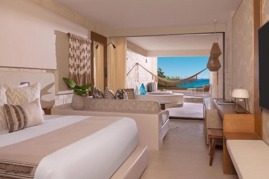 Impression Isla Mujeres by Secrets, Isla Mujeres, Mexico