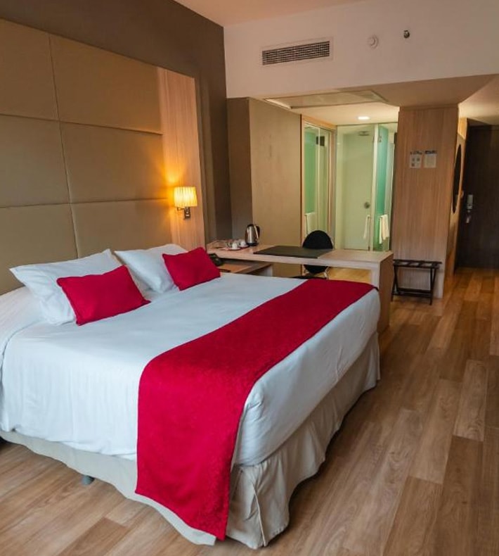 Deluxe Room, Savoy Hotel, Encarnación, Paraguay