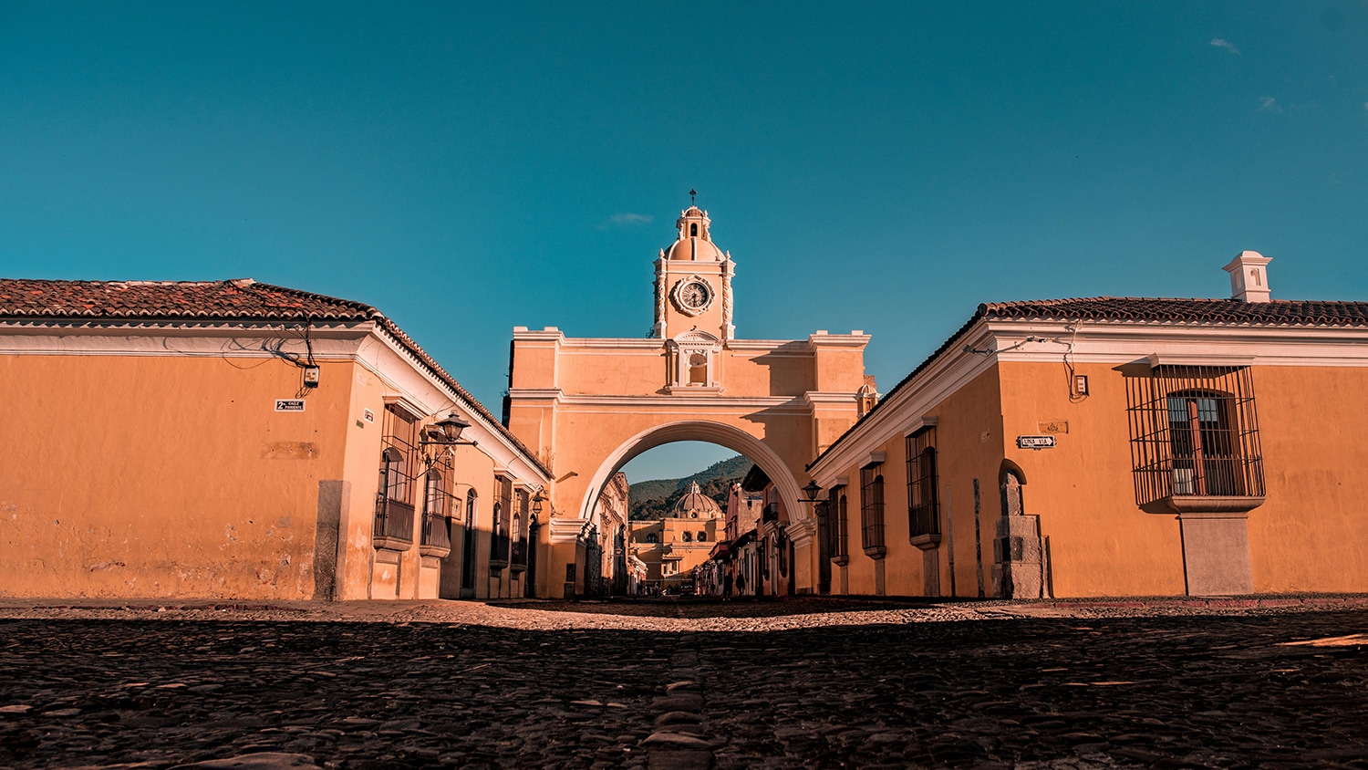 Calle del Arco, 5a Avenida Norte, Antigua Guatemala, Guatemala